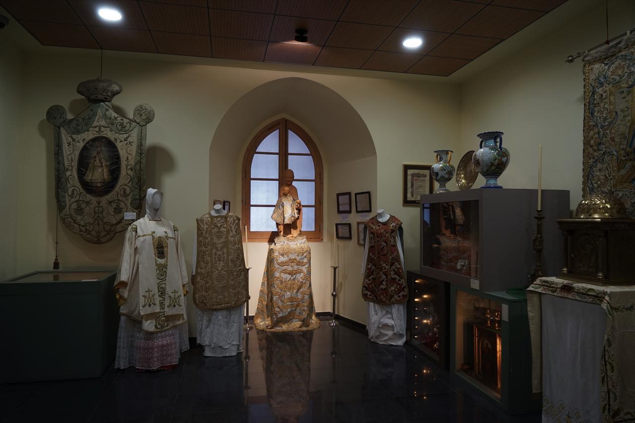 Monasterio De Santa Maria De Valvanera Anguiano Екстериор снимка