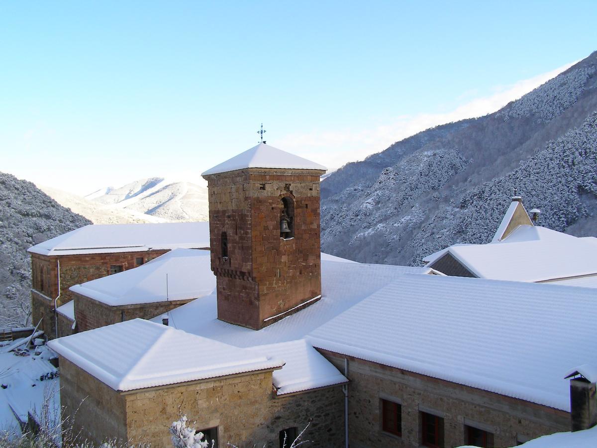 Monasterio De Santa Maria De Valvanera Anguiano Екстериор снимка
