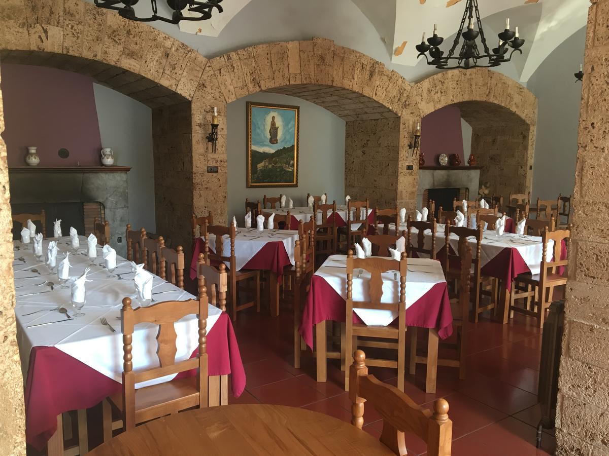 Monasterio De Santa Maria De Valvanera Anguiano Екстериор снимка